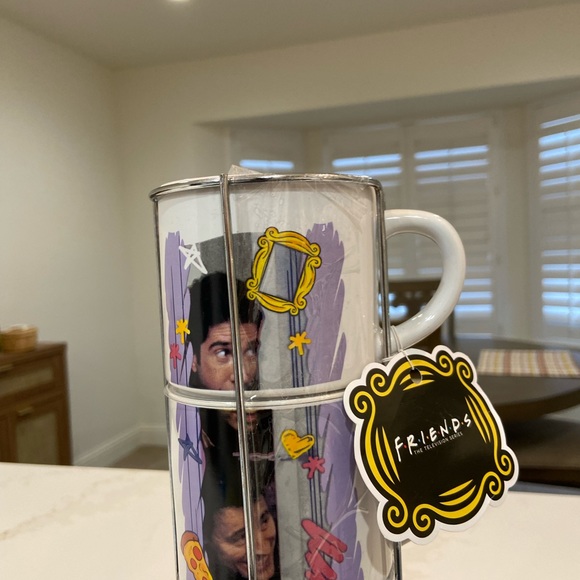 "Friends" Stackable Ceramic Mug 4 Pack and Friends XXL women’s shirt combo - Picture 9 of 11